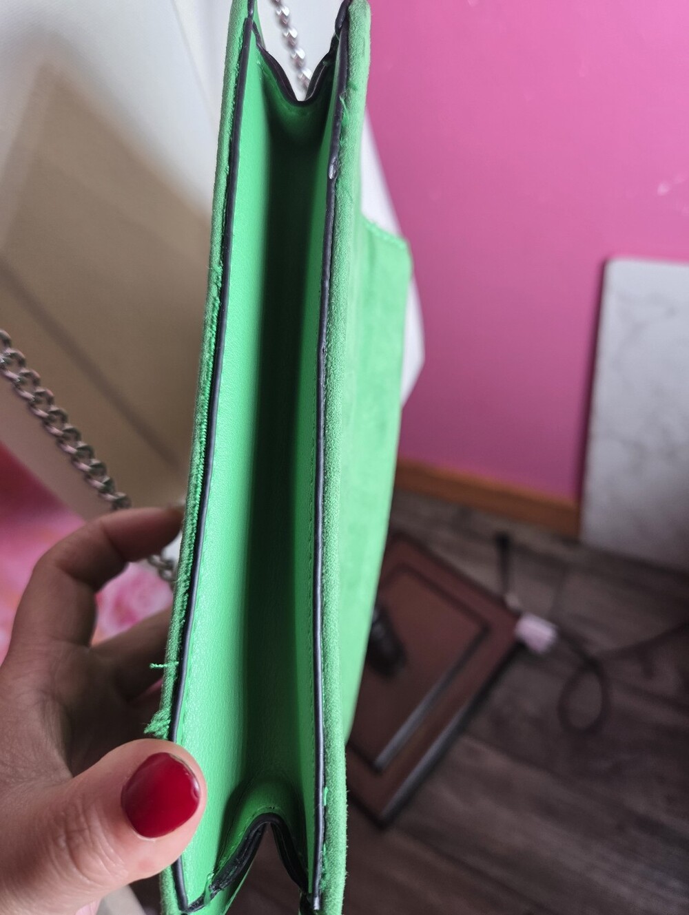 Green Embellished Chain Crossbody Bag - Picture 10 of 10